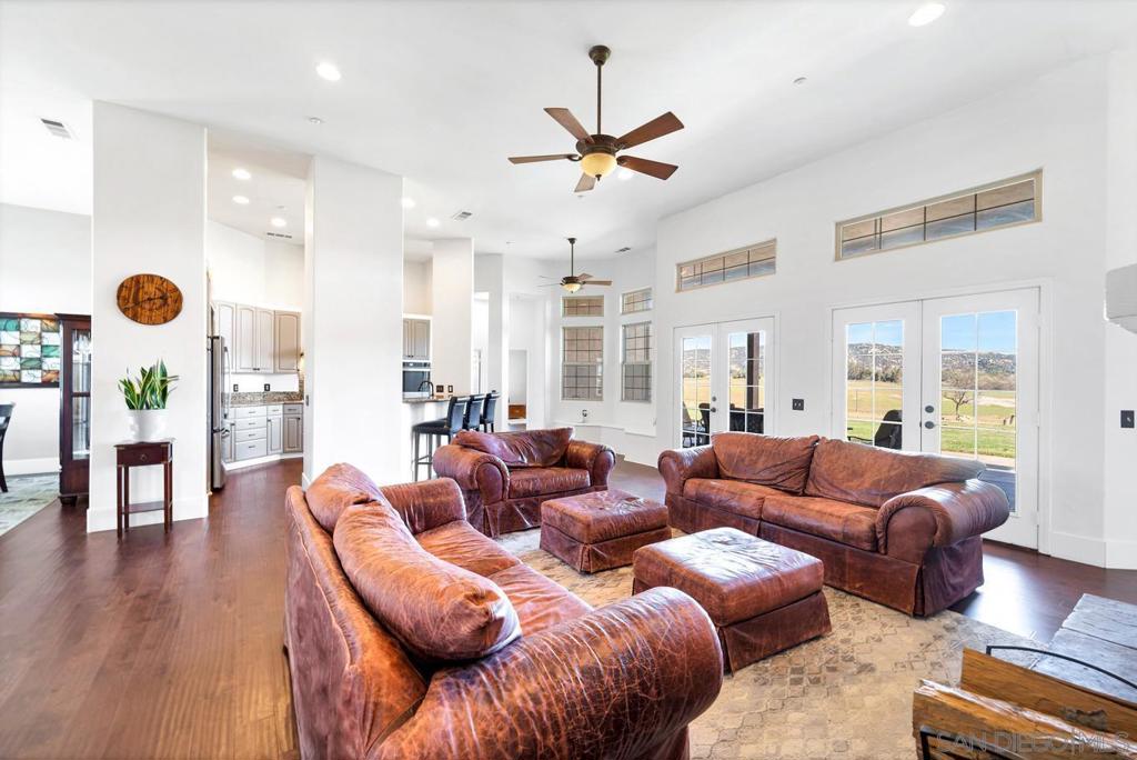 1005 Elm St