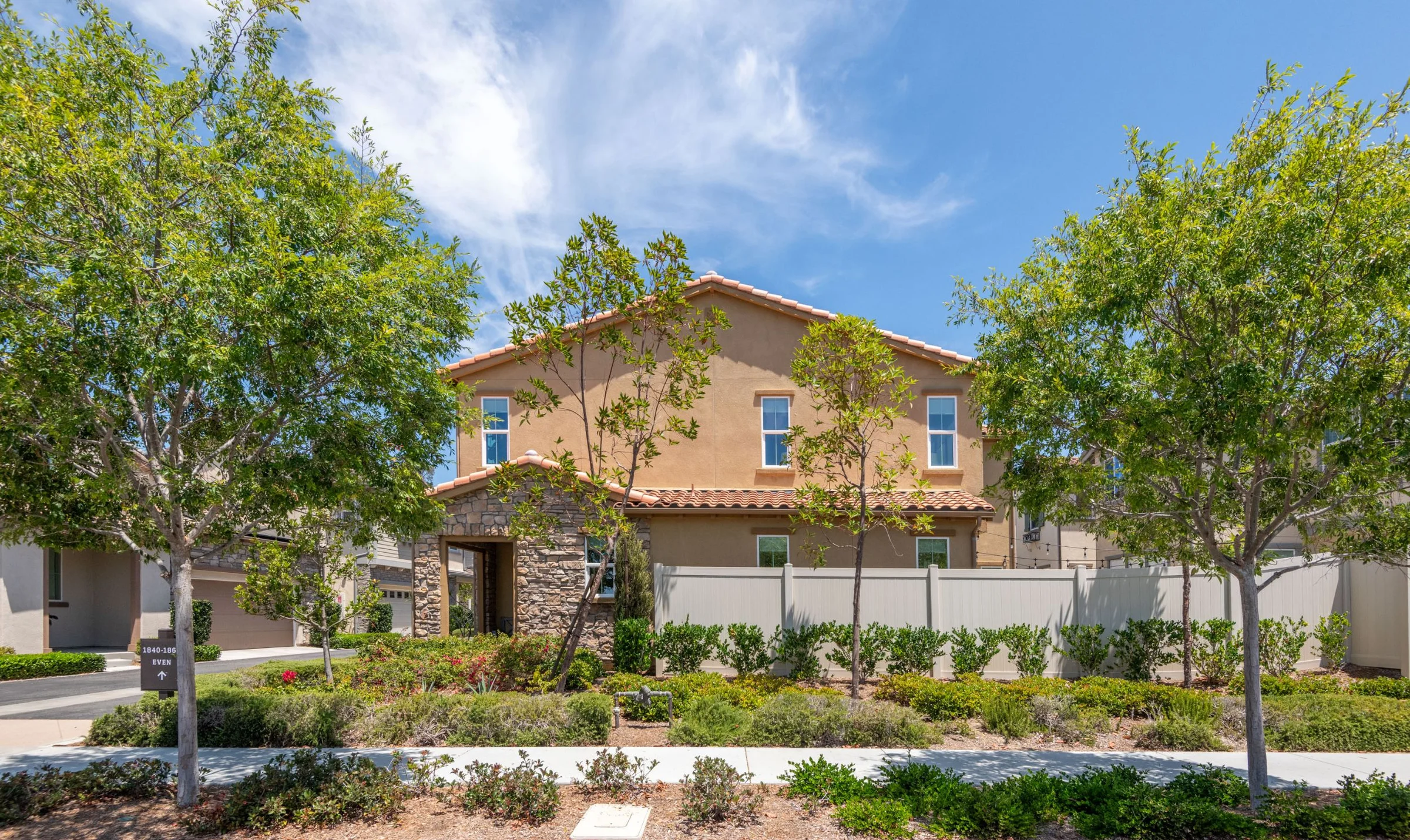 1860 Artemisia Ct
